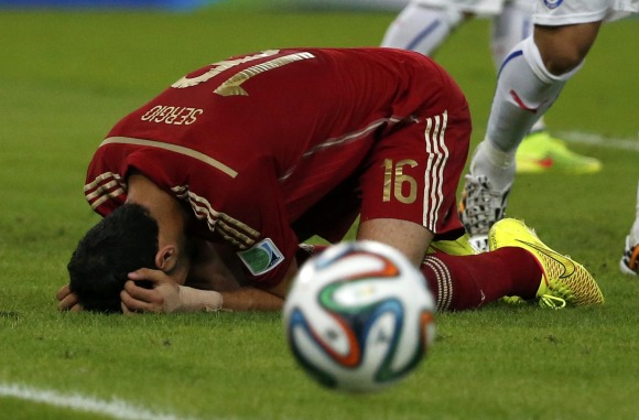Busquets-hundido-Espana-Chile-2014-reuters.jpg