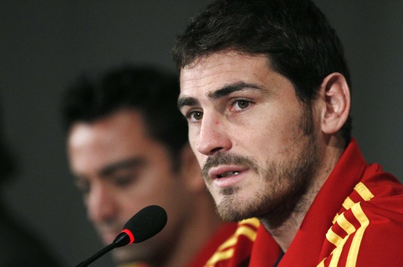 Casillas-Xavi-Rp-Reuters-2012.jpg
