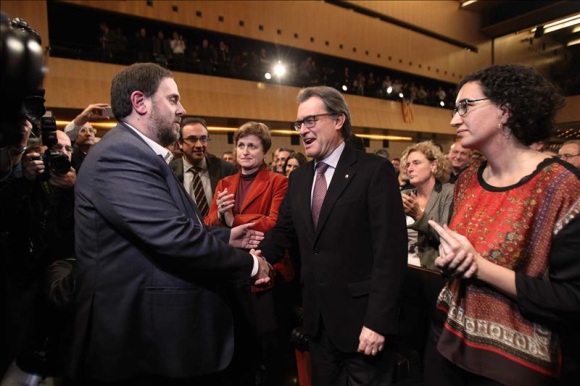 junqueras-mas-mano-efe.jpg