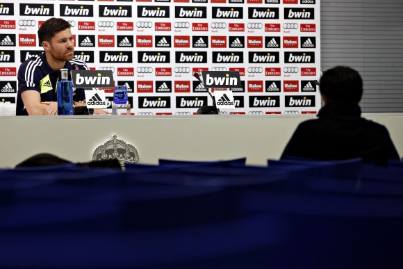 XabiAlonso-rp-solo-2013-efe.jpg