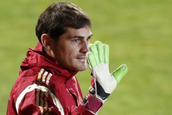 iker-saluda-entreno-efe.jpg