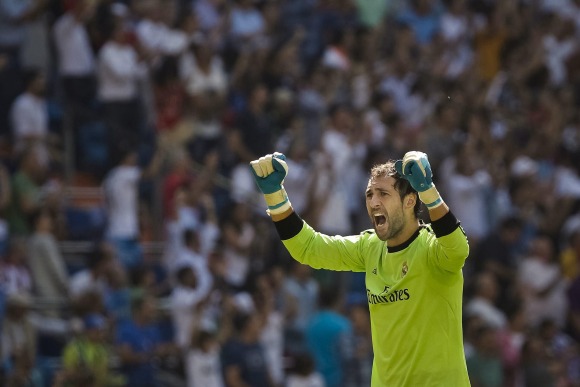Diego-Lopez-celebra-bernabeu-2013-efe.jpg