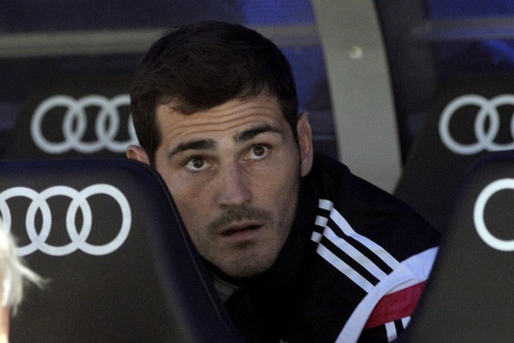 Casillas-banquillo-Bernabeu-2014-efe.jpg