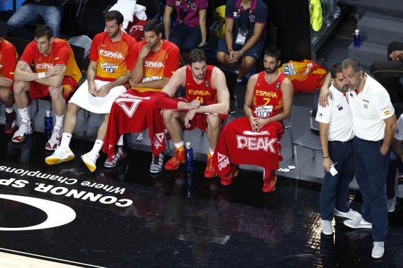Orenga-abrazo-banquillo-espana-2014-efe.jpg