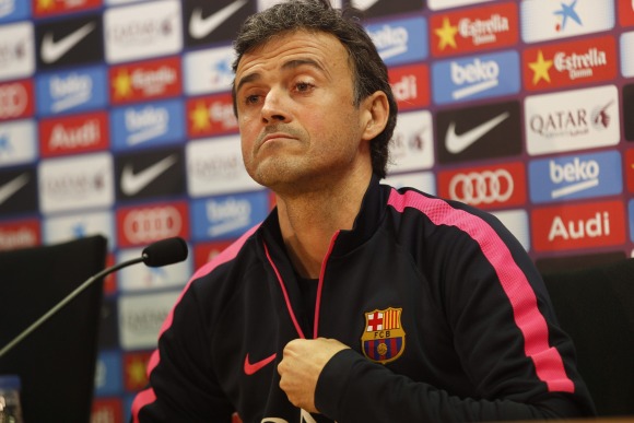 Luis-Enrique-serio-chaqueta-FCB-efe-2015.jpg