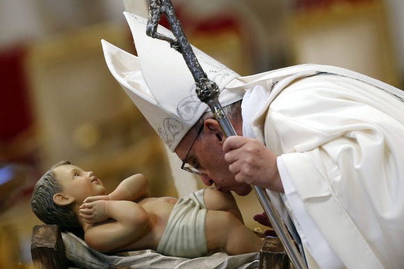 Papa-francisco-besa-nino-jesus-2013.jpg