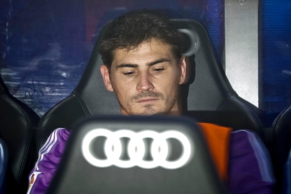 Casillas-serio-banquillo-2013-EFE.jpg