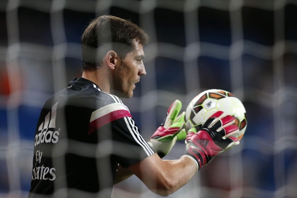 casillas-calienta-efe.jpg
