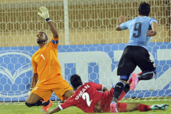 luis-suarez-oman-efe.jpg