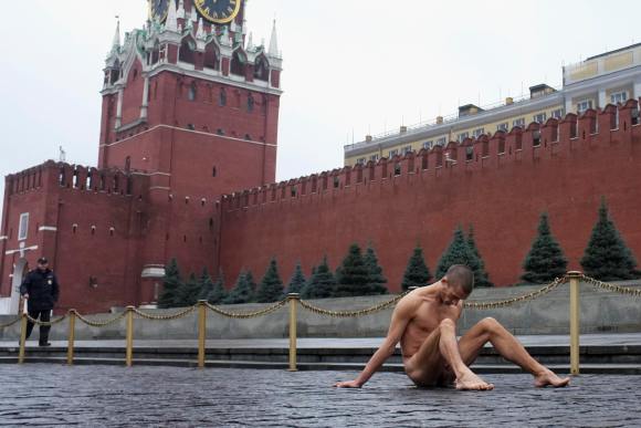 ruso-pintor-clavado.jpg