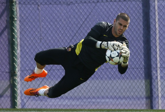 Valdes-vuela-entreno-2014-efe.jpg