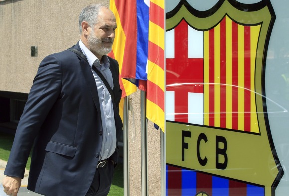 Zubizarreta-escudo-barcelona-2014-efe.jpg