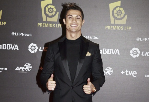 CR7-gesto-ok-2013-premios-lfp-efe.jpg