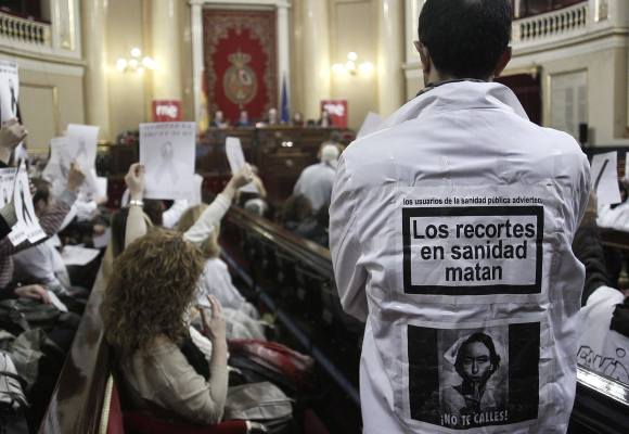 medicos-senado-efe.jpg