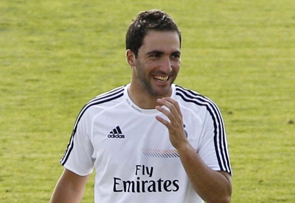Higuain-entreno-2013-verano-efe.jpg