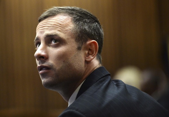 Pistorius-mirada-arriba-juicio-2014-reuters.jpg