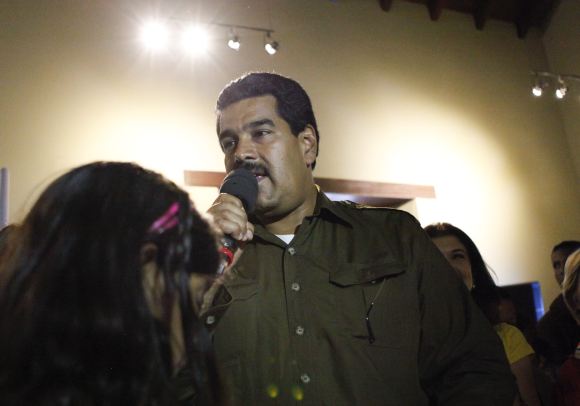 nicolas-maduro-mitin.jpg