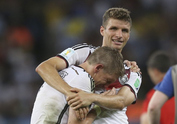 muller-schweinsteiger-efe.jpg