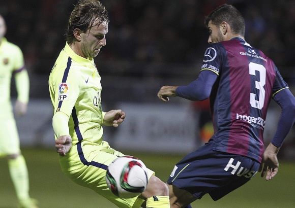 rakitic-huesca-efe.jpg