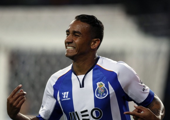 Danilo-oporto-celebra-2015-reuters.jpg
