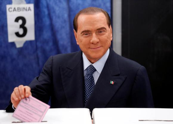 berlusconi-vota.jpg