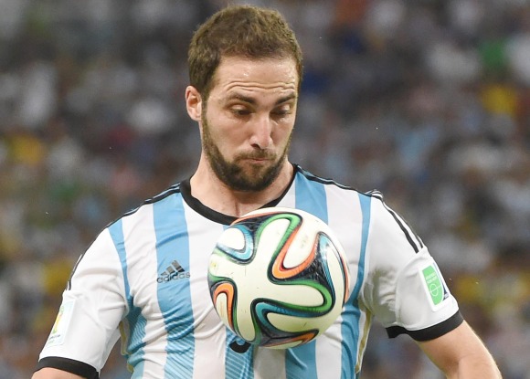 Seleccion-argentina-Higuain-controla-balon-2014-reuters.jpg
