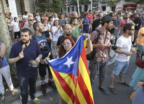 cacerolada-barcelona.jpg