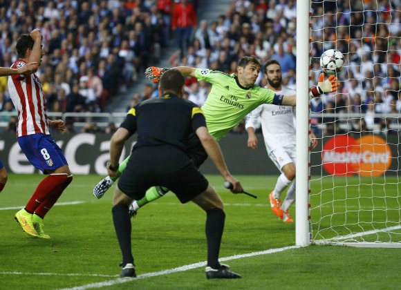 Casillas-gol-godin-final-champions-2014-reuters.jpg