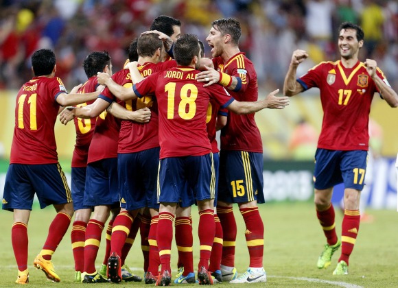 Espana-celebra-uruguay-2013-efe.jpg