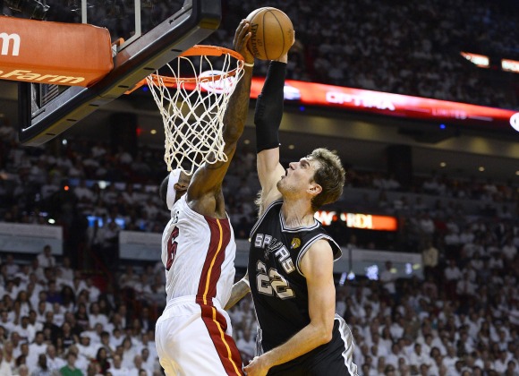 Lebron-Tapon-2013-Splitter-efe.jpg