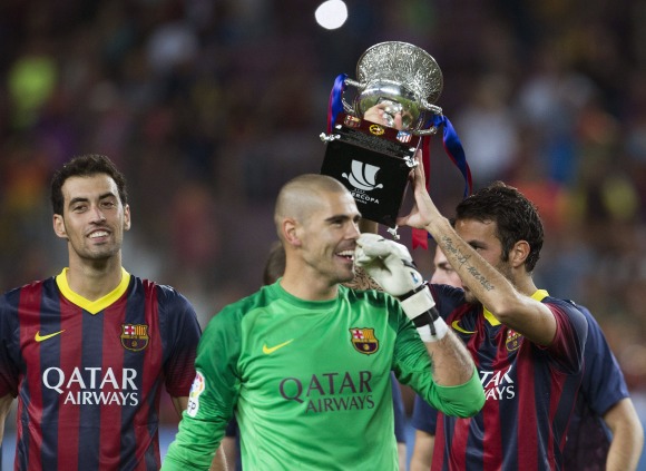 Valdes-celebra-supercopa-2013-efe.jpg