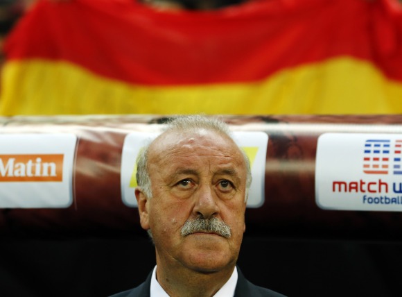 DelBosque-banquillo-bandera-espana-2013-reuters.jpg