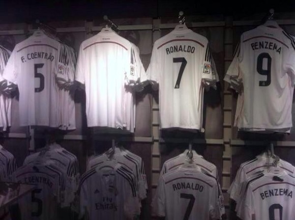 Khedira-camiseta-ausente-2014.jpg