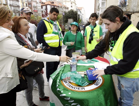 Racing-salvacion-mesa-petitoria-2015-efe.jpg