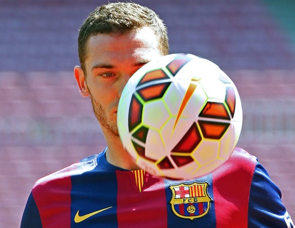 Vermaelen-pelota-tapa-cara-presentacion-2014-efe.jpg