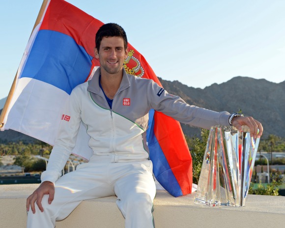 Djokovic-bandera-serbia-indian-wells-2014-reuters.jpg