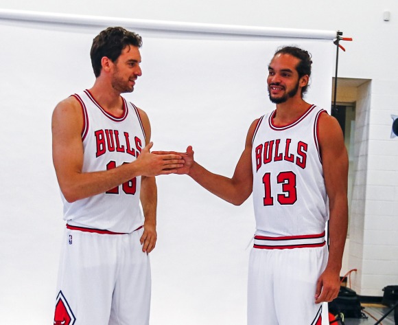 Gasol-Noah-presentacion-2014-efe.jpg