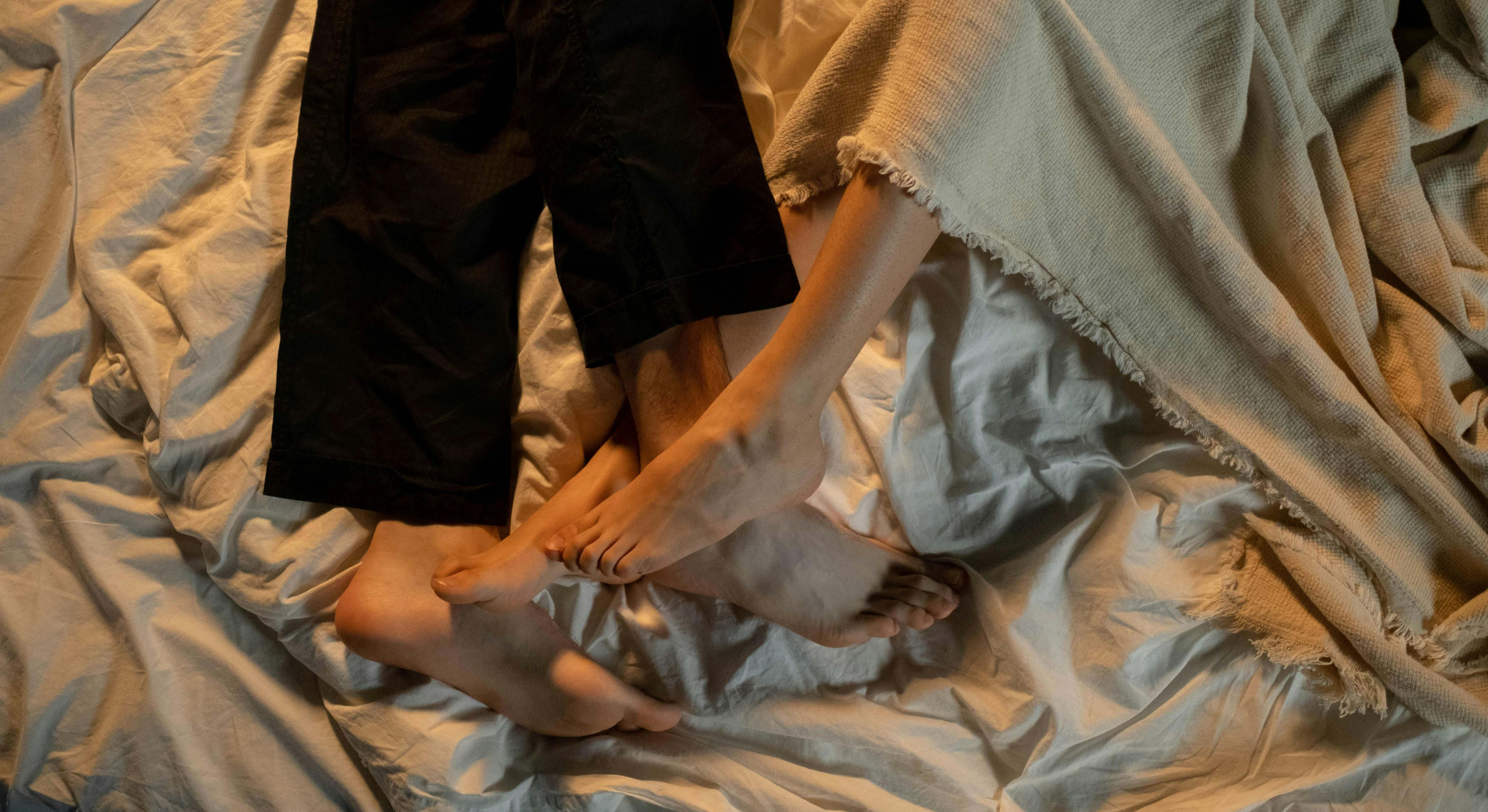 Dos personas durmiendo en pareja