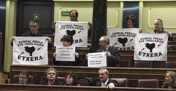 amaiur-pancartas-efe.jpg