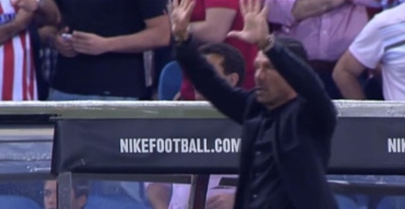 simeone-dedos.jpg