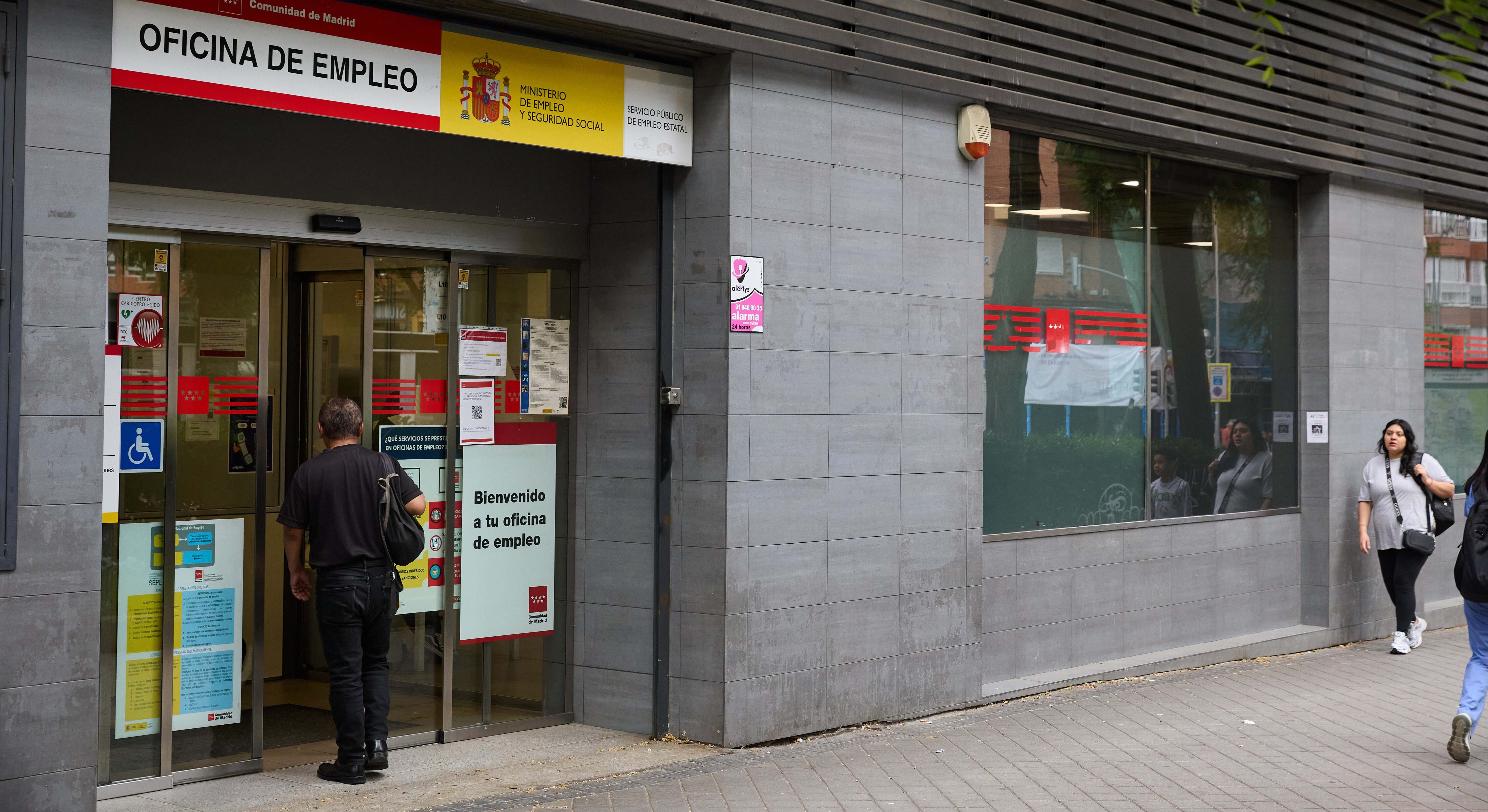 Imagen del exterior de una oficina del SEPE en Madrid.