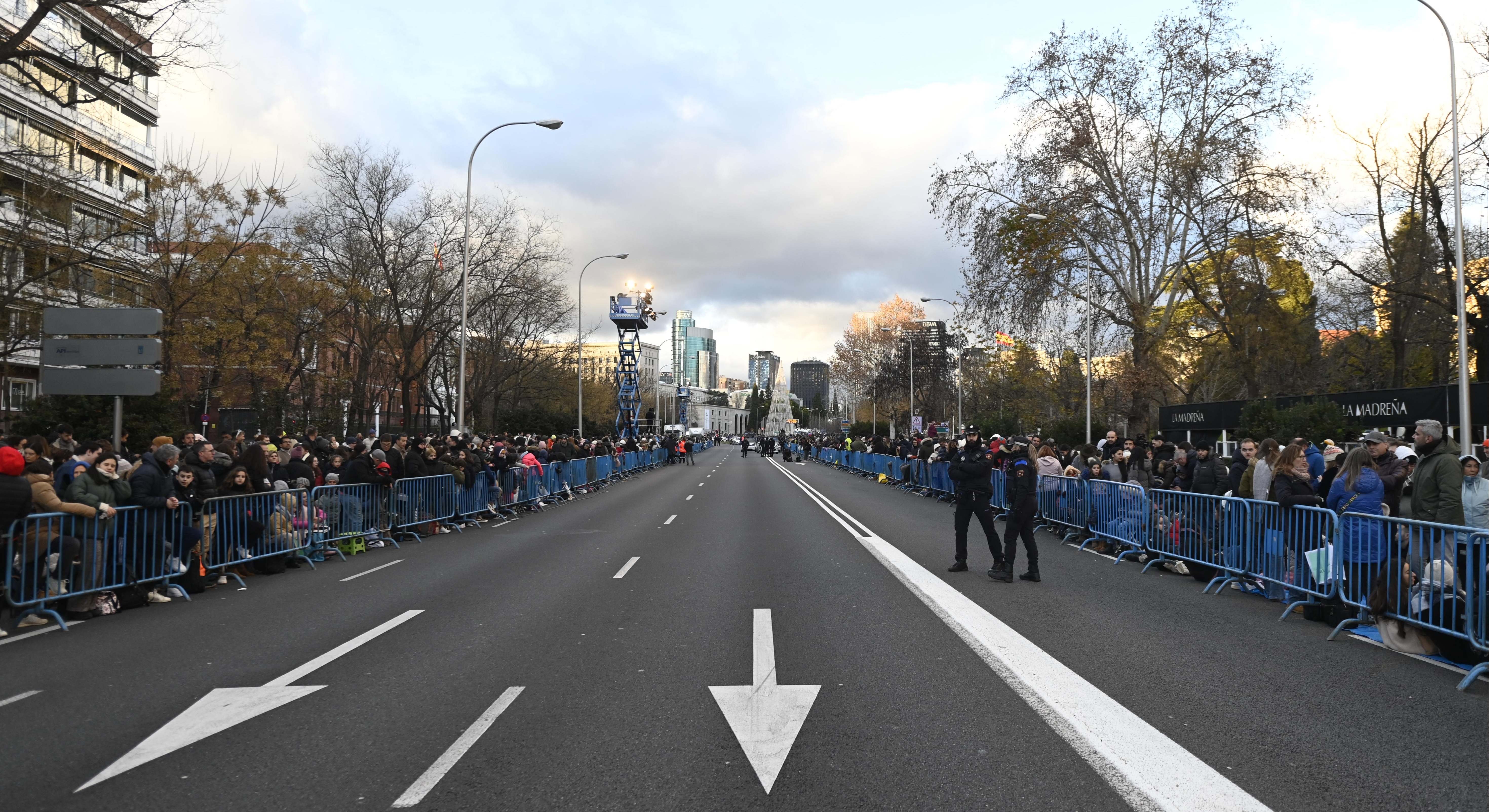 Ambiente previo a la cabalgata, a 5 de enero de 2024, en Madrid (España).