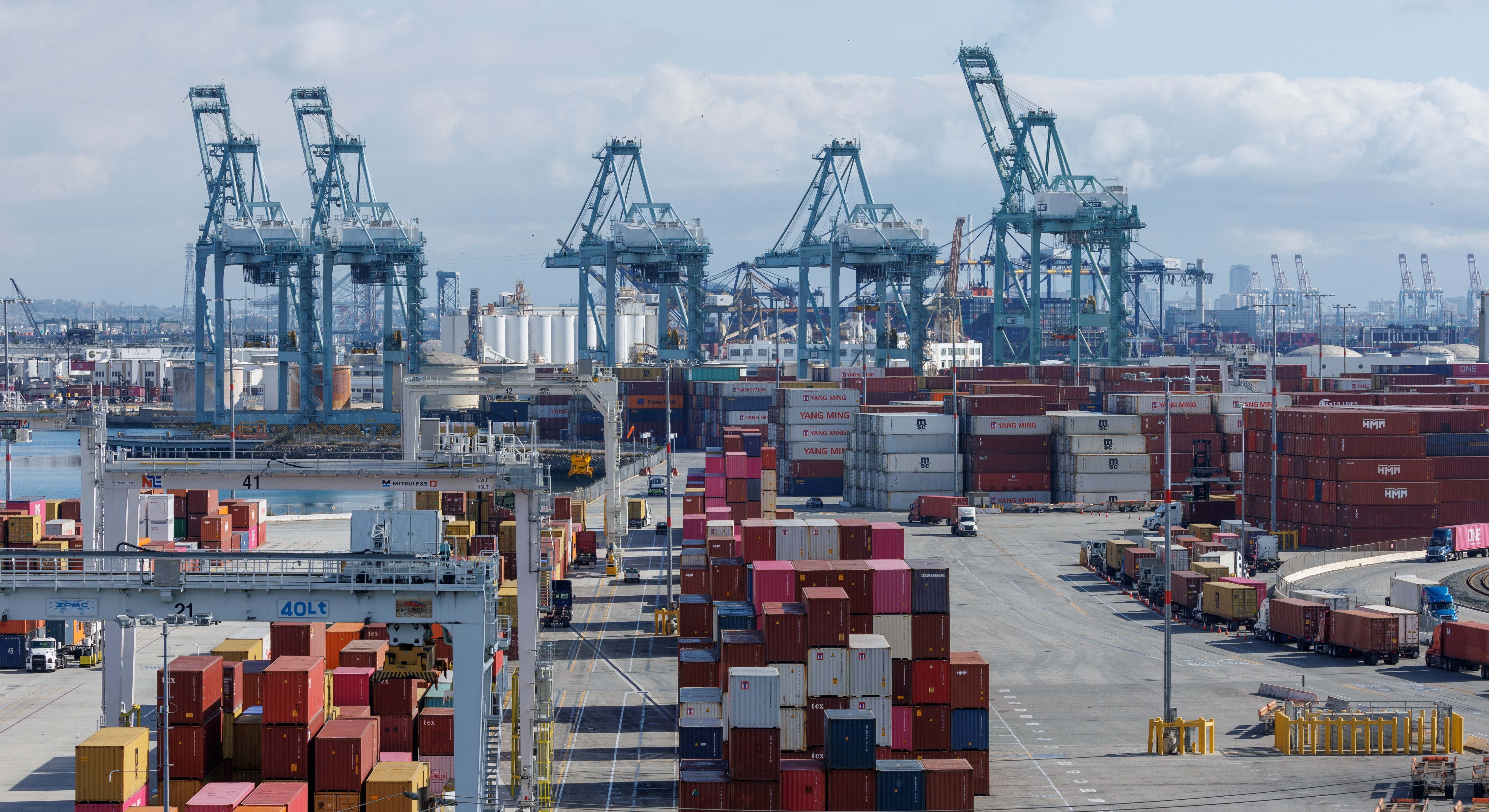 Contenedores en el Puerto de Los Ángeles. Foto: Reuters