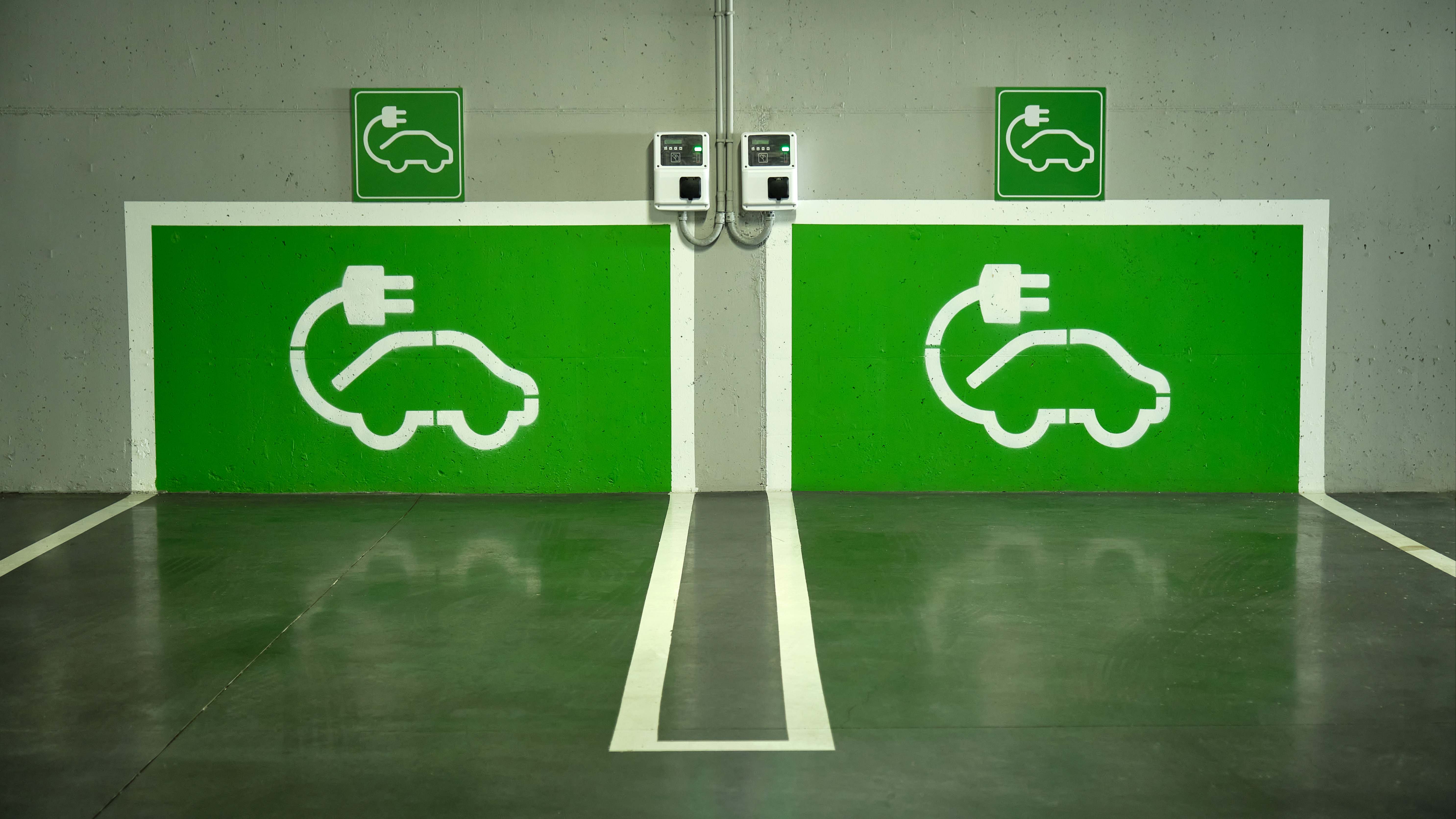 Estacionamiento de recarga de vehículo eléctrico