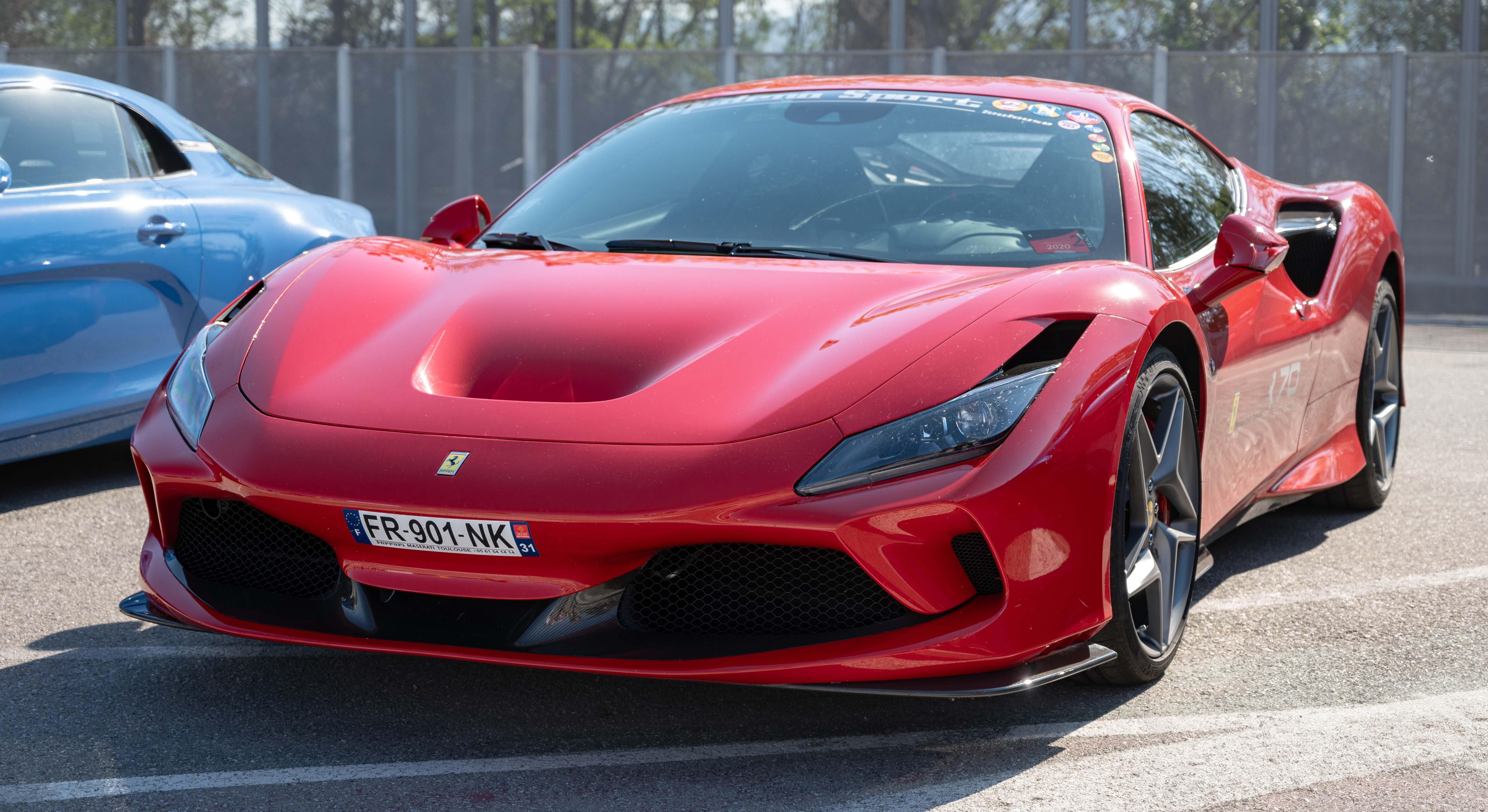 Ferrari F8 Tributo rojo