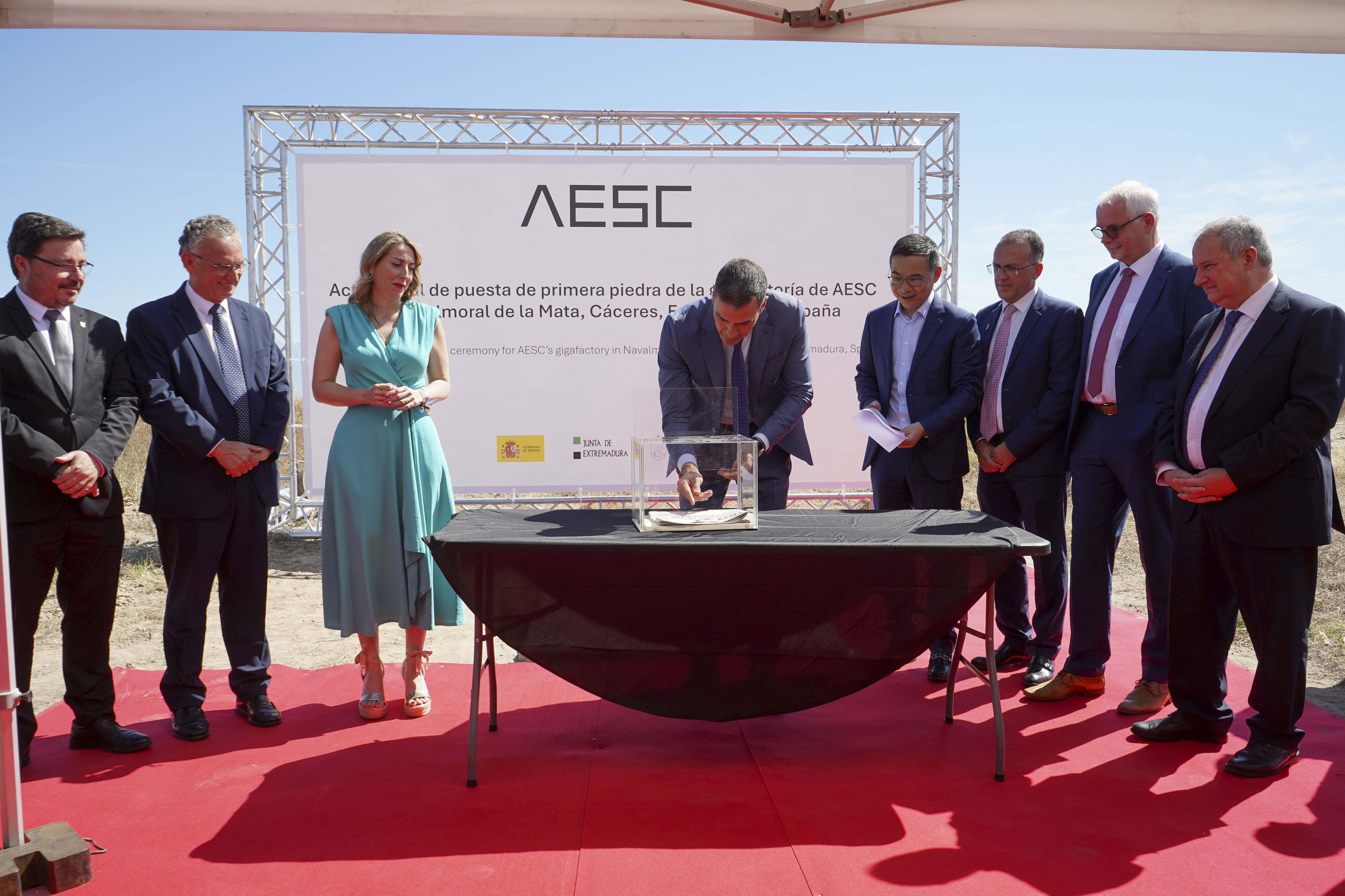 Primera piedra de gigafactoría