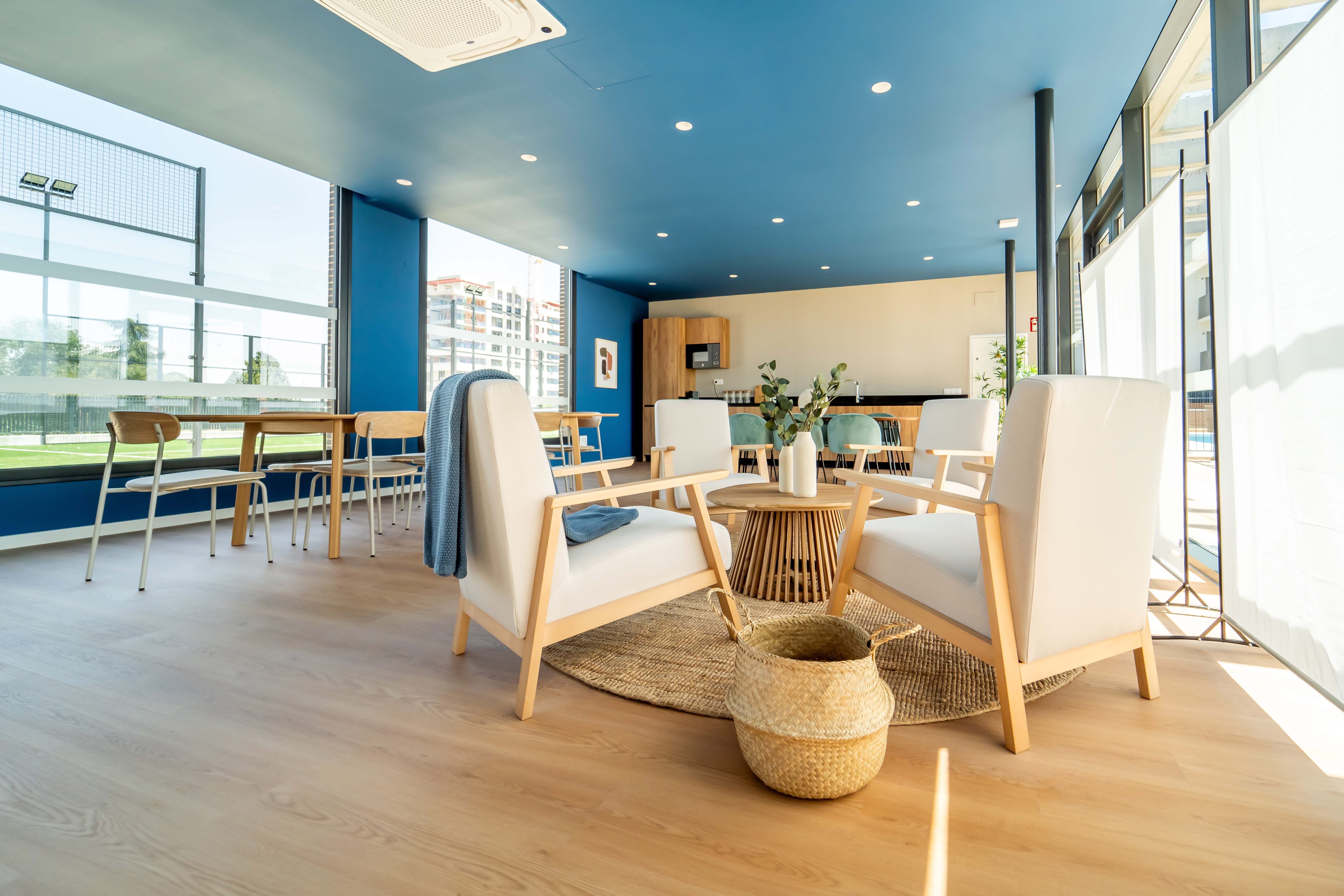Sala comunitaria de la promoción en alquiler de Brisa desarrollada por Aedas Homes en Alcalá de Henares
