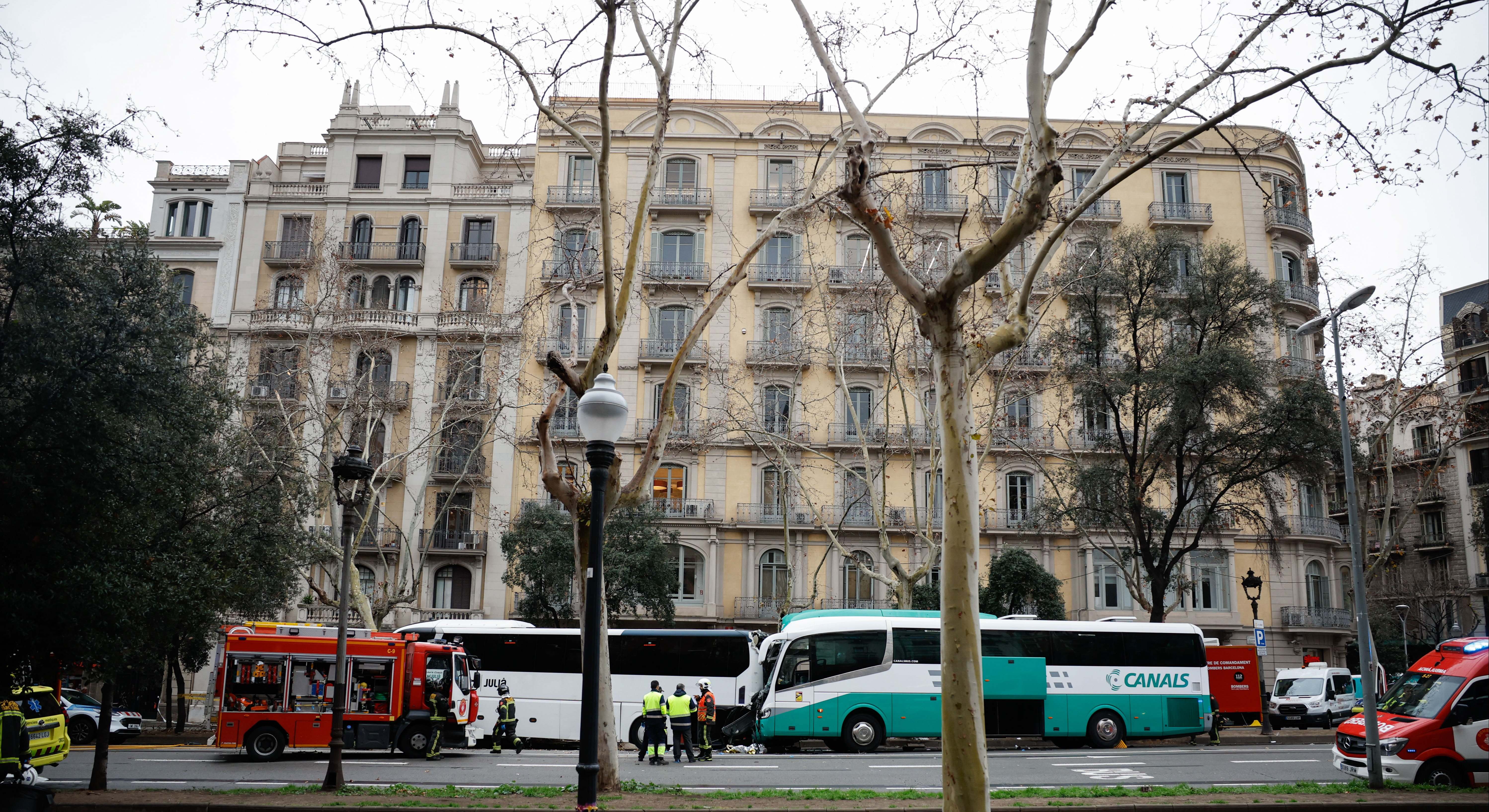 Los dos autobuses accidentados en Barcelona