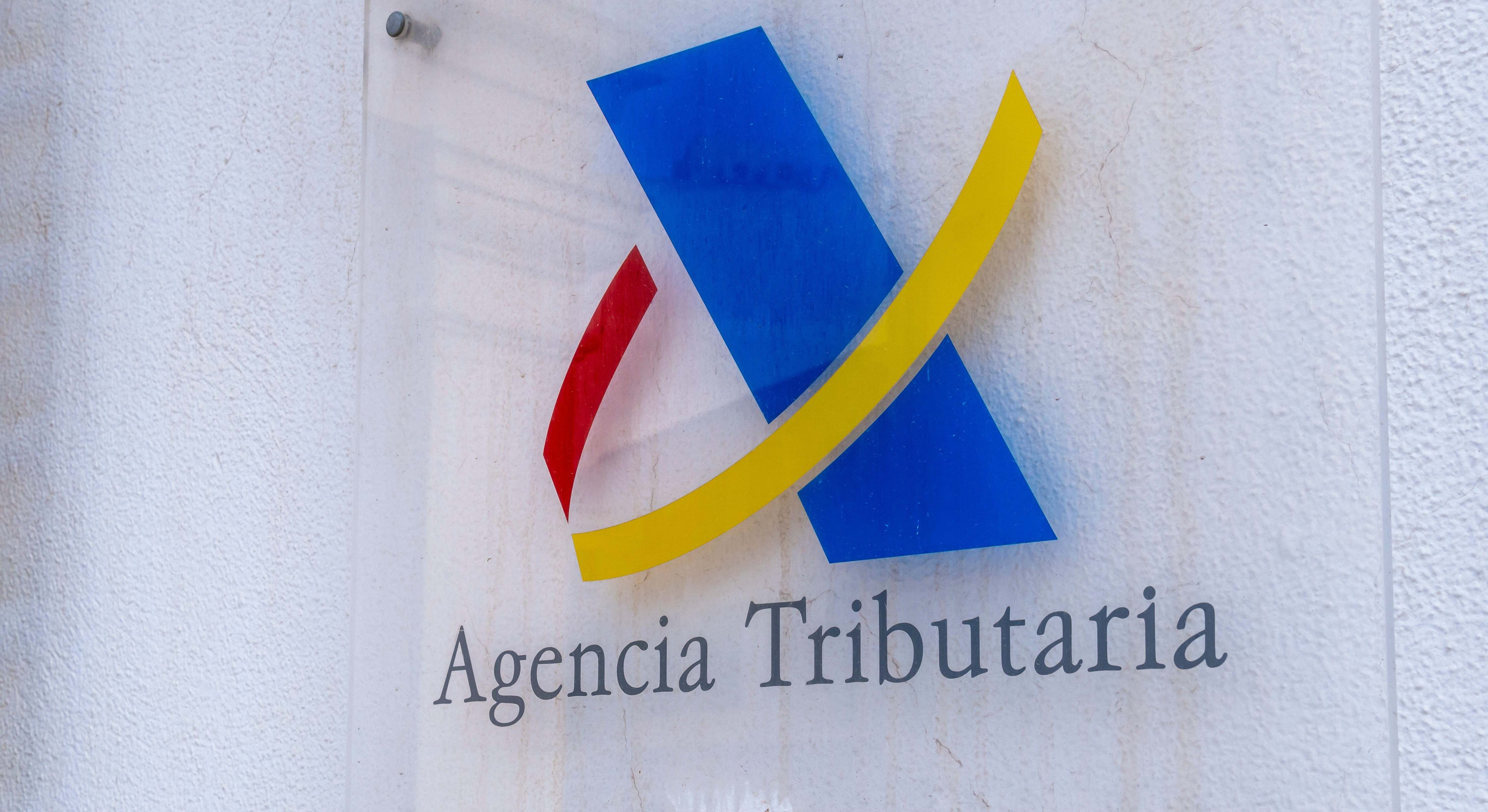 Cartel de la Agencia Tributaria
