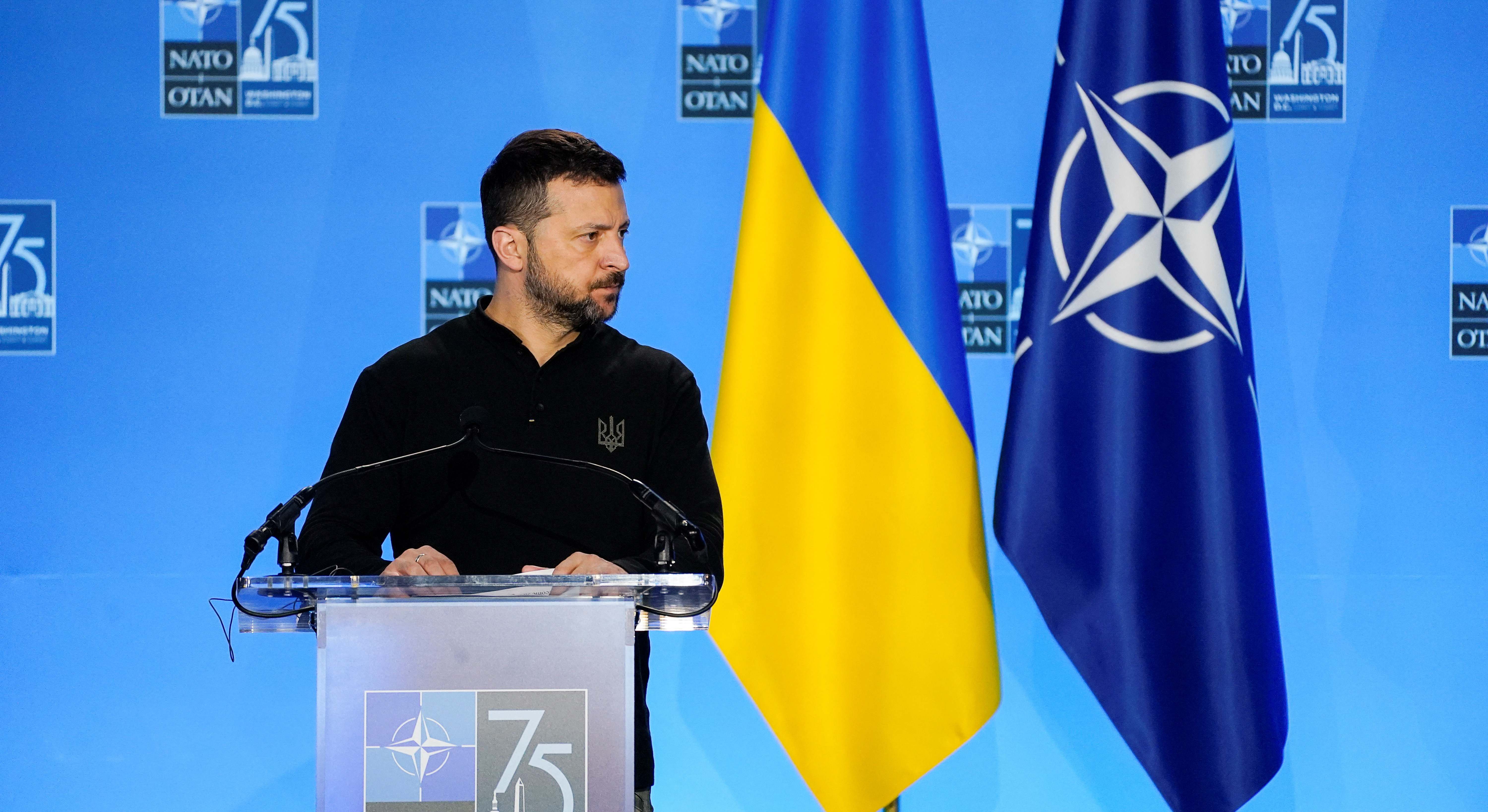 Zelensky durante la reunión de la OTAN (Reuters)